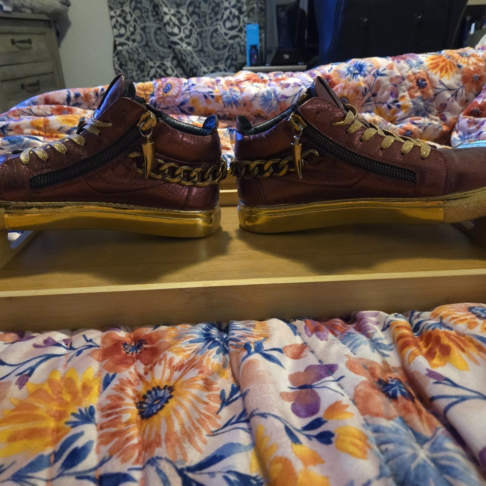 Cobra red hip hop shoes